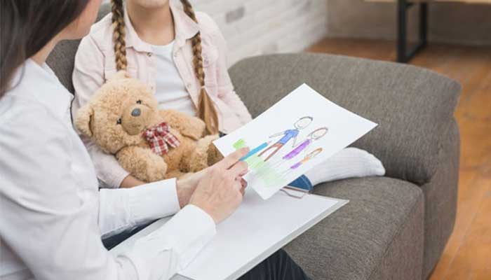 تفاوت روانپزشک کودک و نوجوان با روانشناس کودک چیست؟