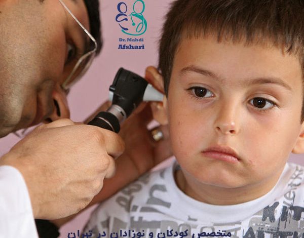 علائم عفونت گوش کودکان، علت گوش درد کودکان، درمان گوش درد کودک،